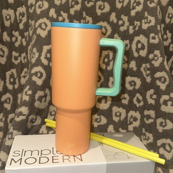 Simple Modern TREK 40oz Tumbler in Tiki Time 🫶🏻 New 🆕 & Never Used ❣️ - Picture 5 of 17